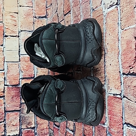 Adidas Ozweego LOWTOP SNEAKERS,  WOMANS SIZE 10 EUC - Picture 9 of 12